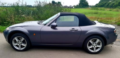 Auto Mazda MX5