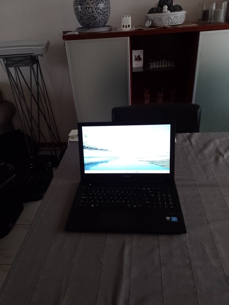 Medion Akoya-W11-SSD-Office2019-WiFi-Webcam-HDMI-Prima Accu