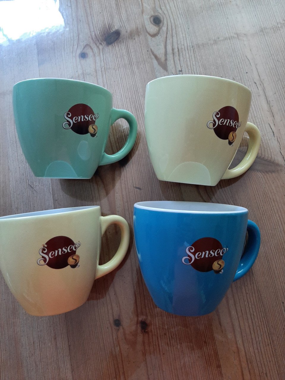 4 GROTE  SENSEO - KOFFIE MOKKEN - DIA 9 CM
