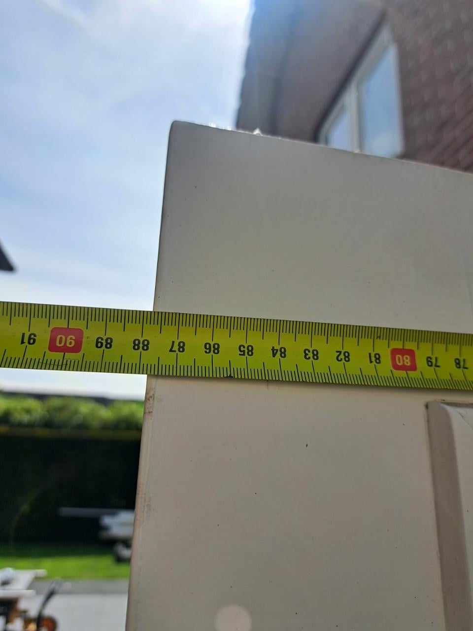 Hardhouten buitendeur, rechts draaiende buitendeur