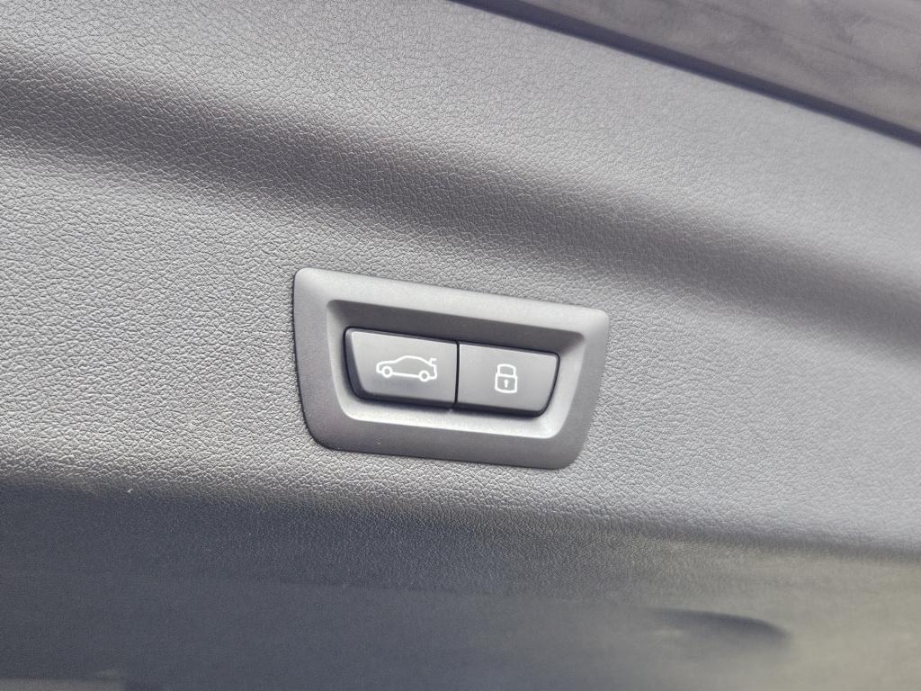 BMW X1 xdrive30e m-sport | pano | memory