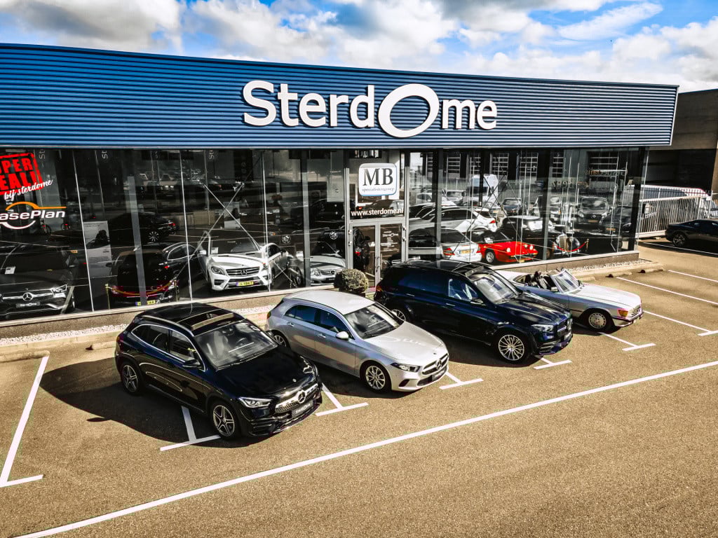 Mercedes-Benz C-Klasse 300 e amg line i panorama dak i distronic + i 360° c