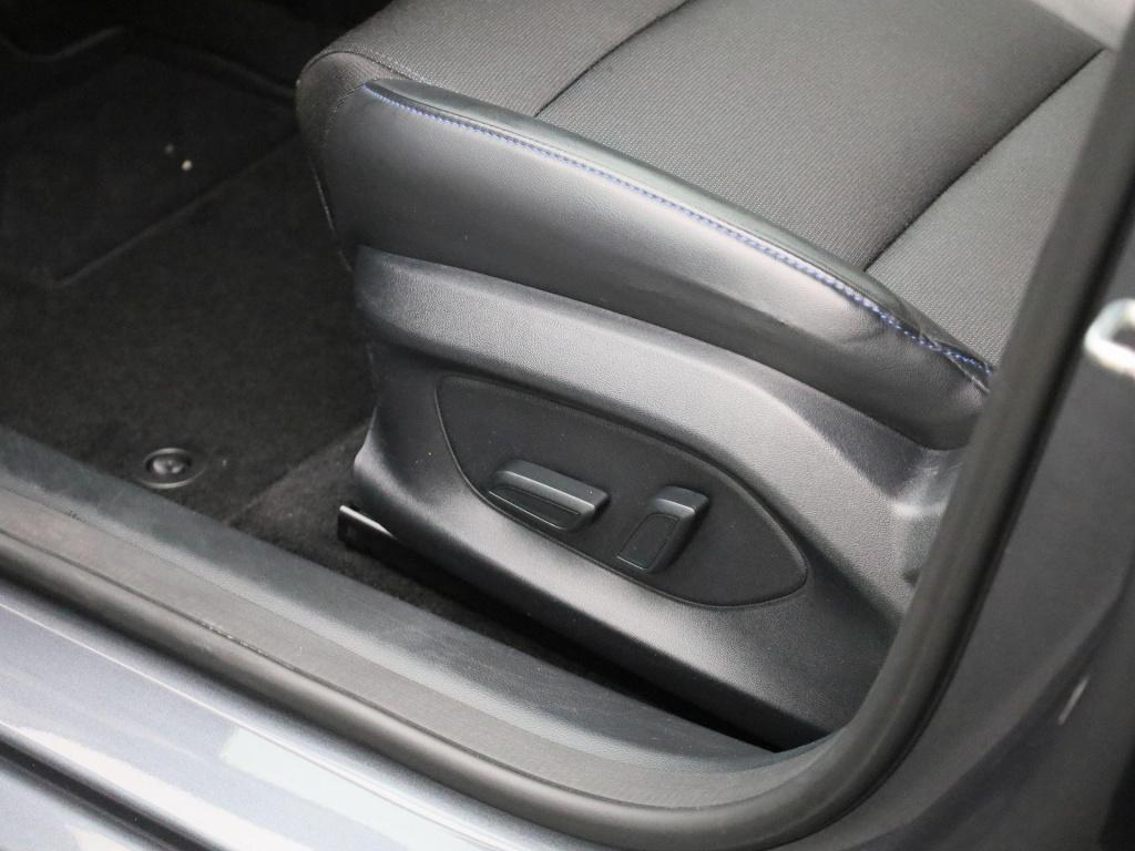 MG Mg4 64 kwh luxury | automaat | navigatie | climate control | apple carpl