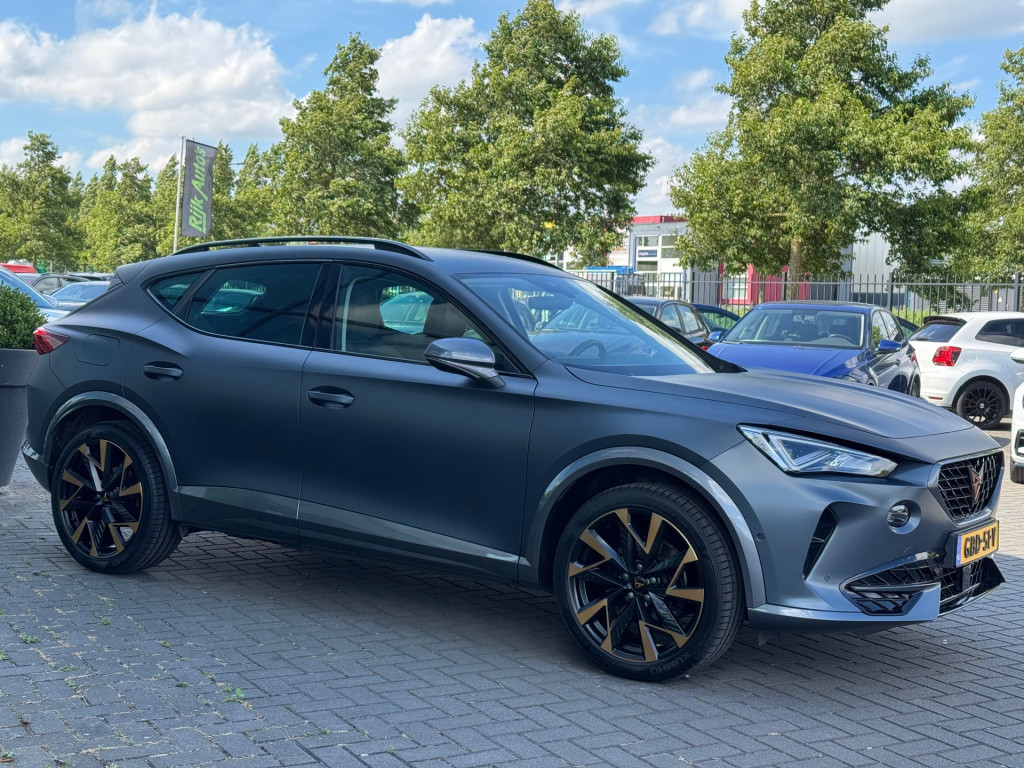 Cupra Formentor 1.4 e-hybrid business * matt grijs * navigatie * trekhaak