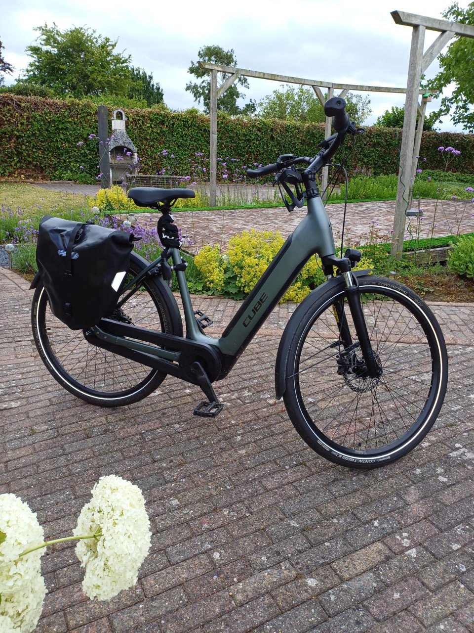 E Bike, vrijwel nieuw, weinig km gereden