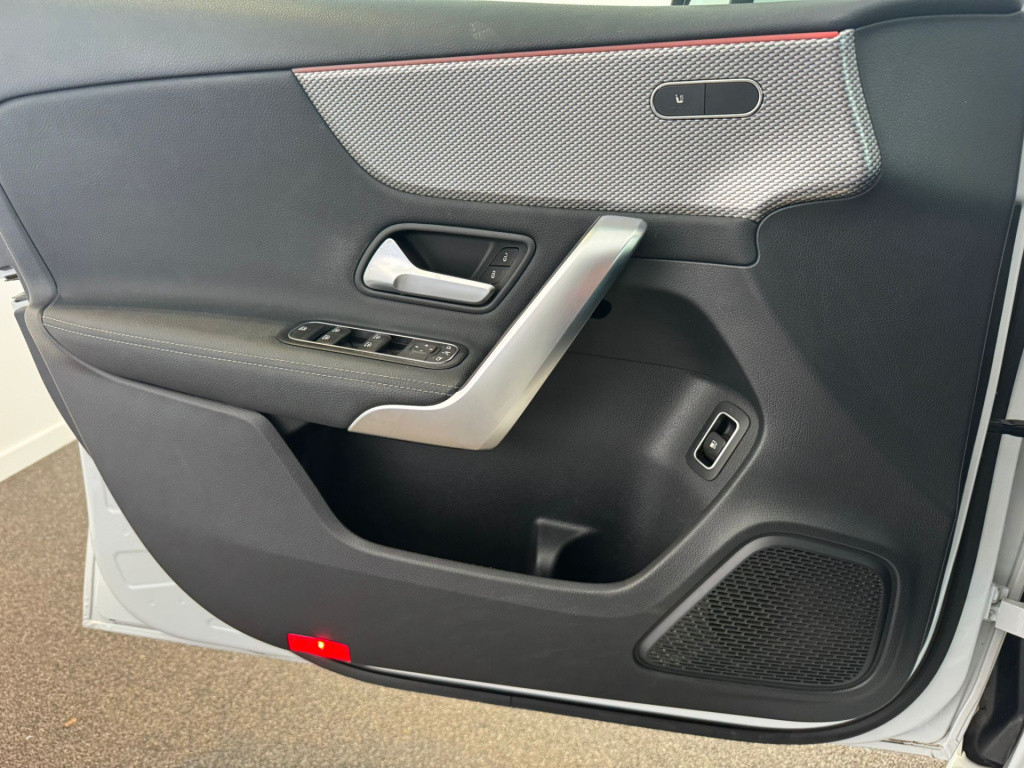 Mercedes-Benz A-Klasse 250 e business solution luxury limited