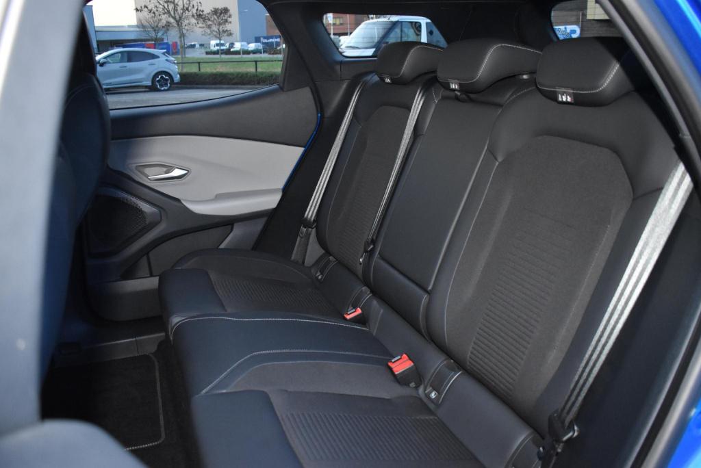 Ford Explorer premium extended range rwd 77 kwh | panoramadak | climate con