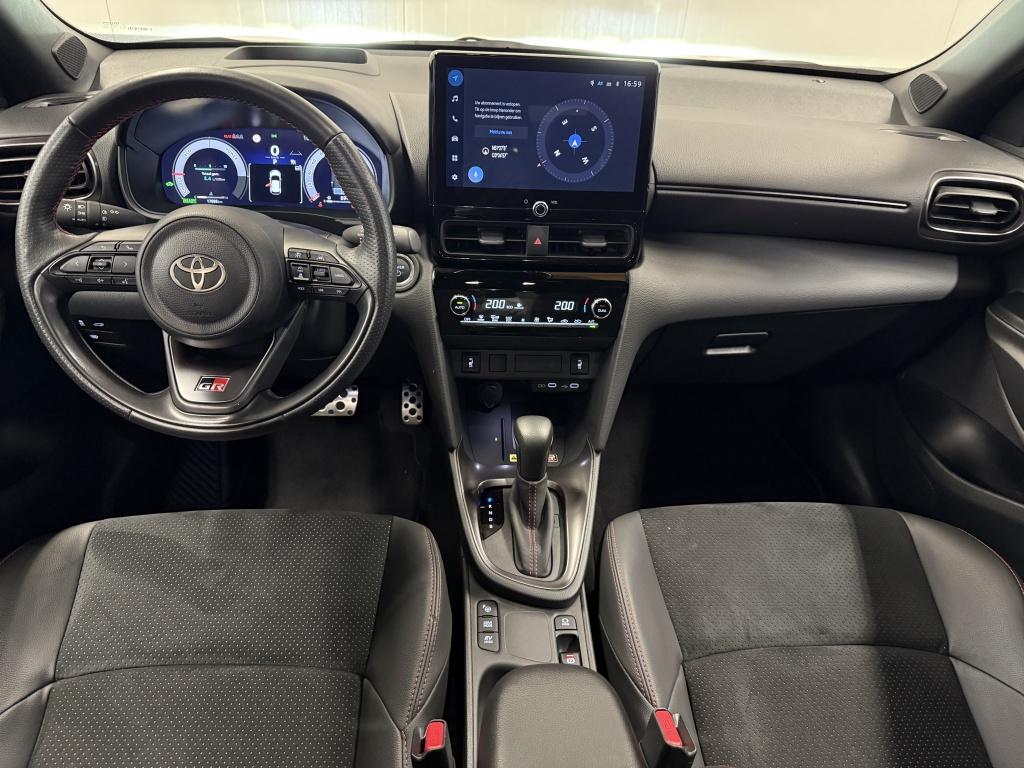 Toyota Yaris Cross 1.5 hyb 130 gr sport| hud| 360camera| adap.cruise| stoel