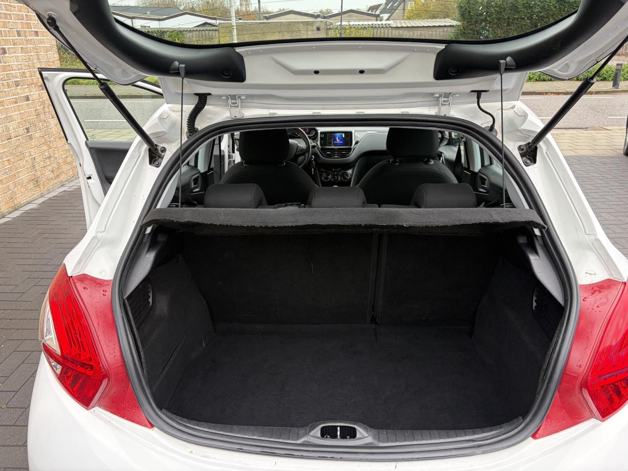 Peugeot 208 1.2vti 2013 5drs airco