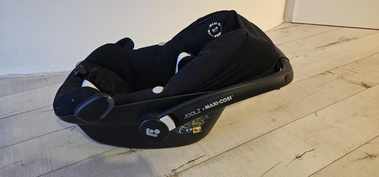 Joolz maxi cosi met verkleiner.