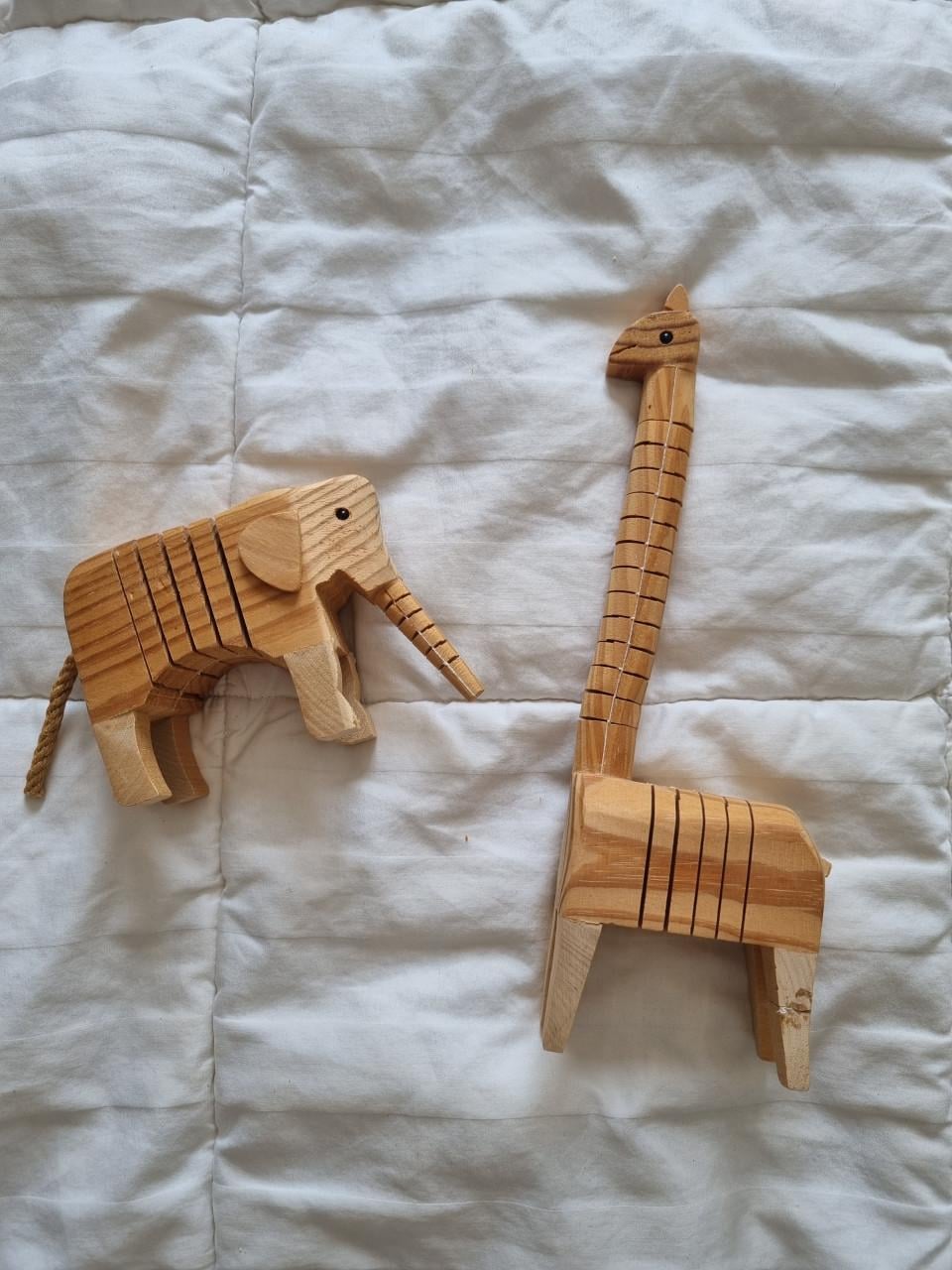 Houten olifant en giraffe