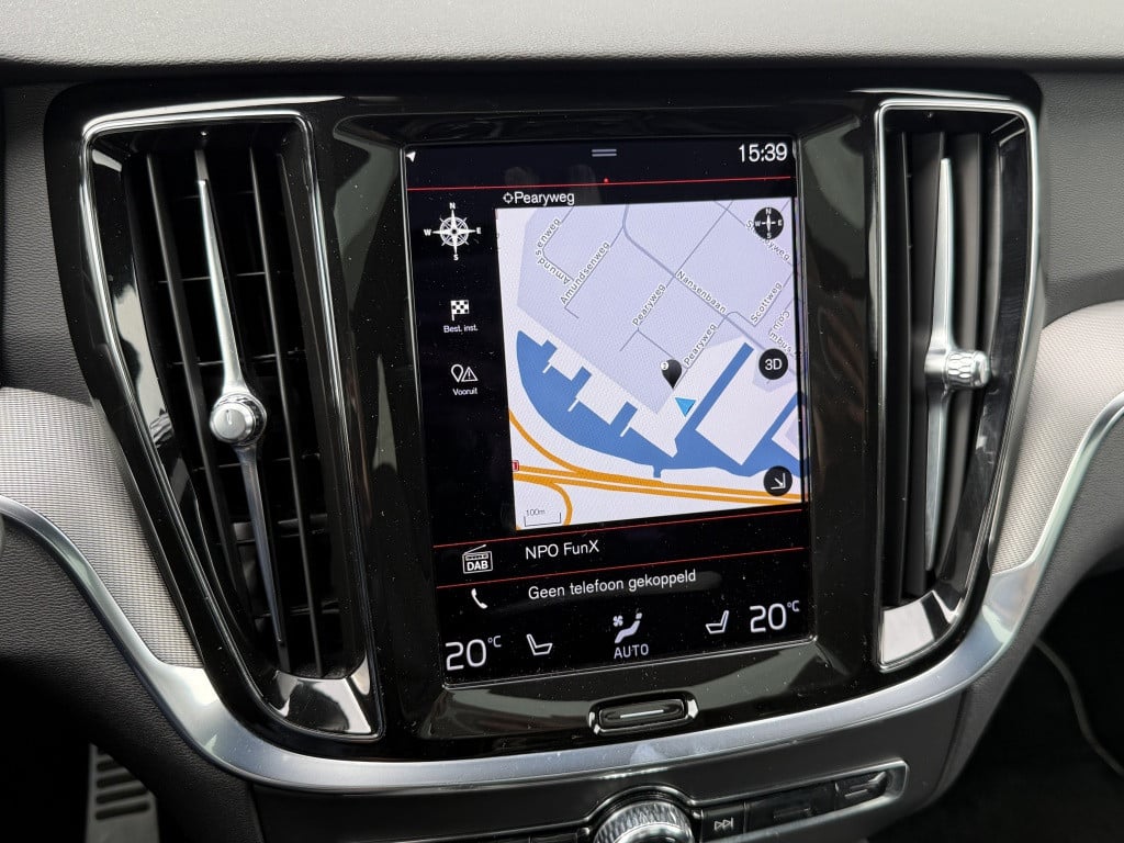 Volvo V60 t6 340pk recharge r-design| panodak| adap.cruise| 360camera| awd