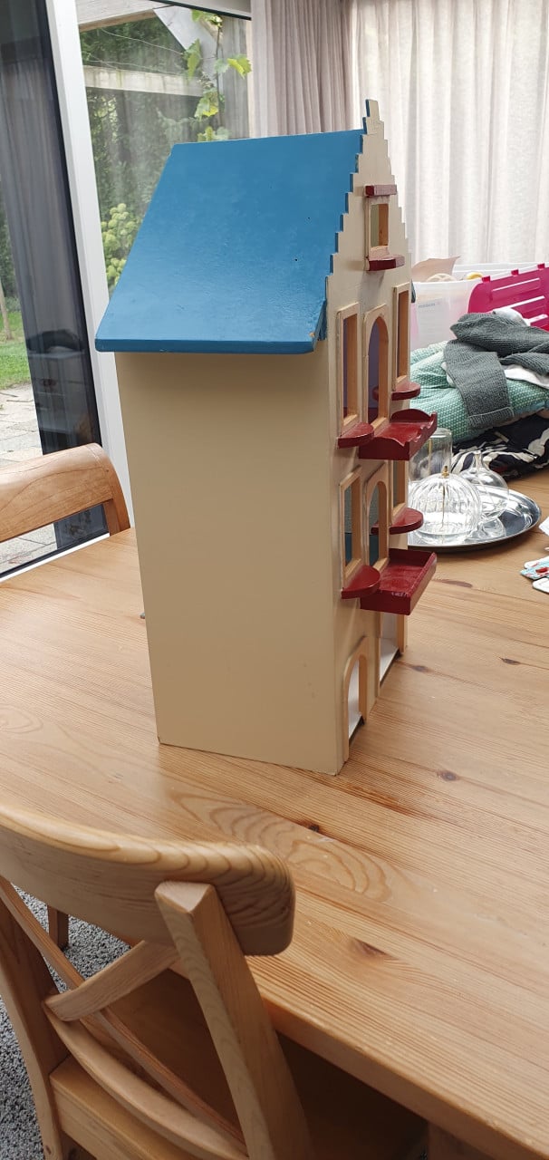 Poppenhuis 62cm hoog