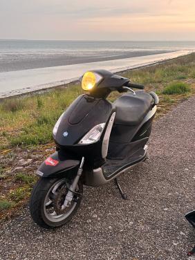 Scooter piaggio fly 2 takt