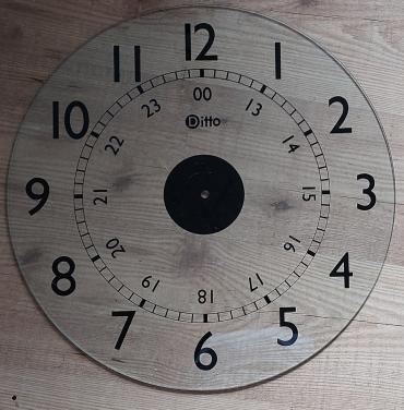 Glazen wijzerplaat ø 49 cm.