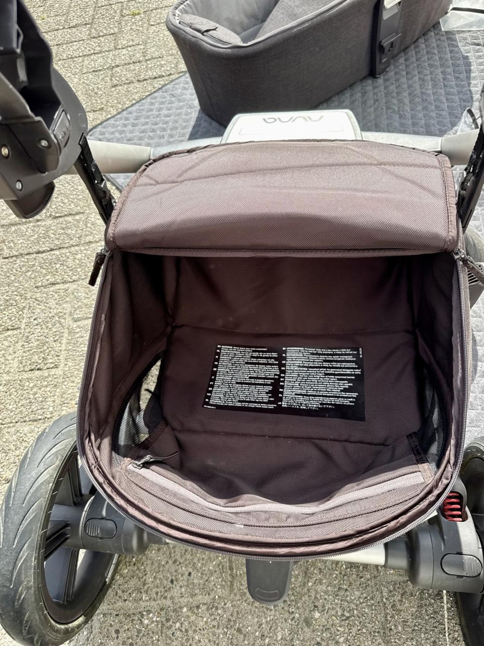 Nuna Mixx Suited zeer compleet incl. Nuna luiertas Verona