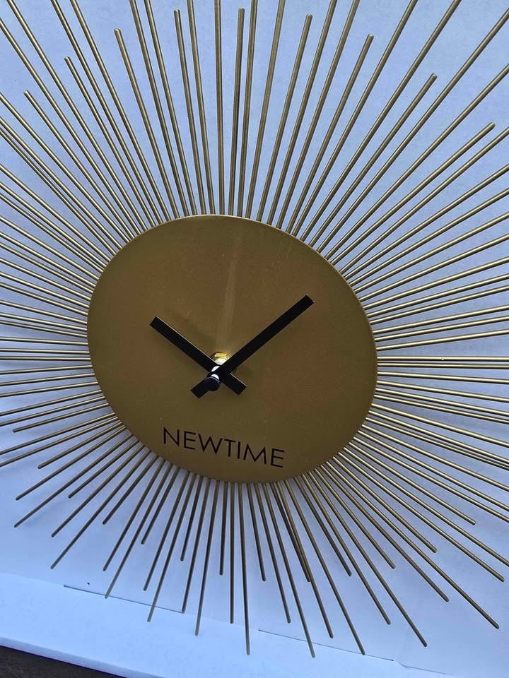 SCHITTERENDE KLOK "ZON" NORMAAL €39,95 NU €15,-