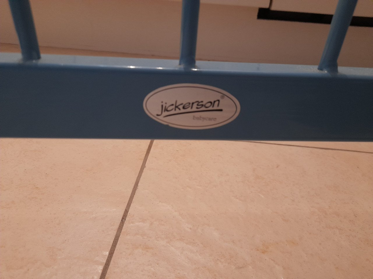 Jickerson ledikantje (in goede nette staat ) in hoogte verstelbaar!
