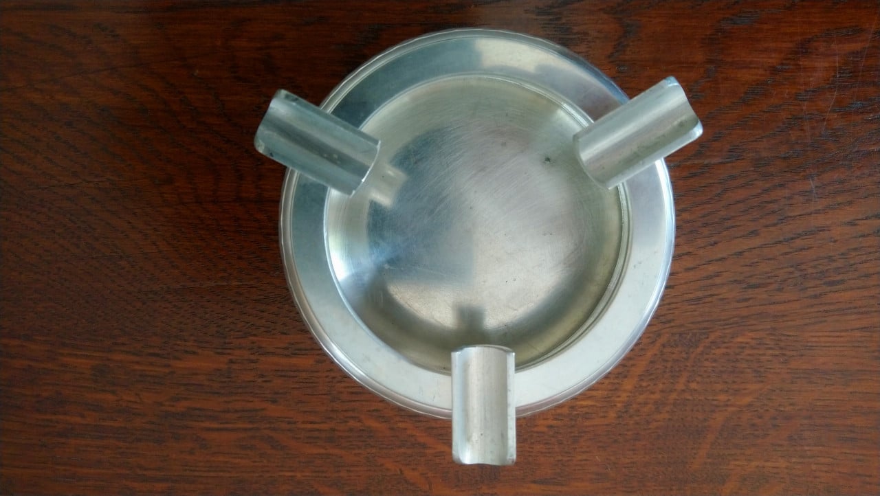 Banka Tin Indonesia asbakje gehamerd tin, dia 9 cm
