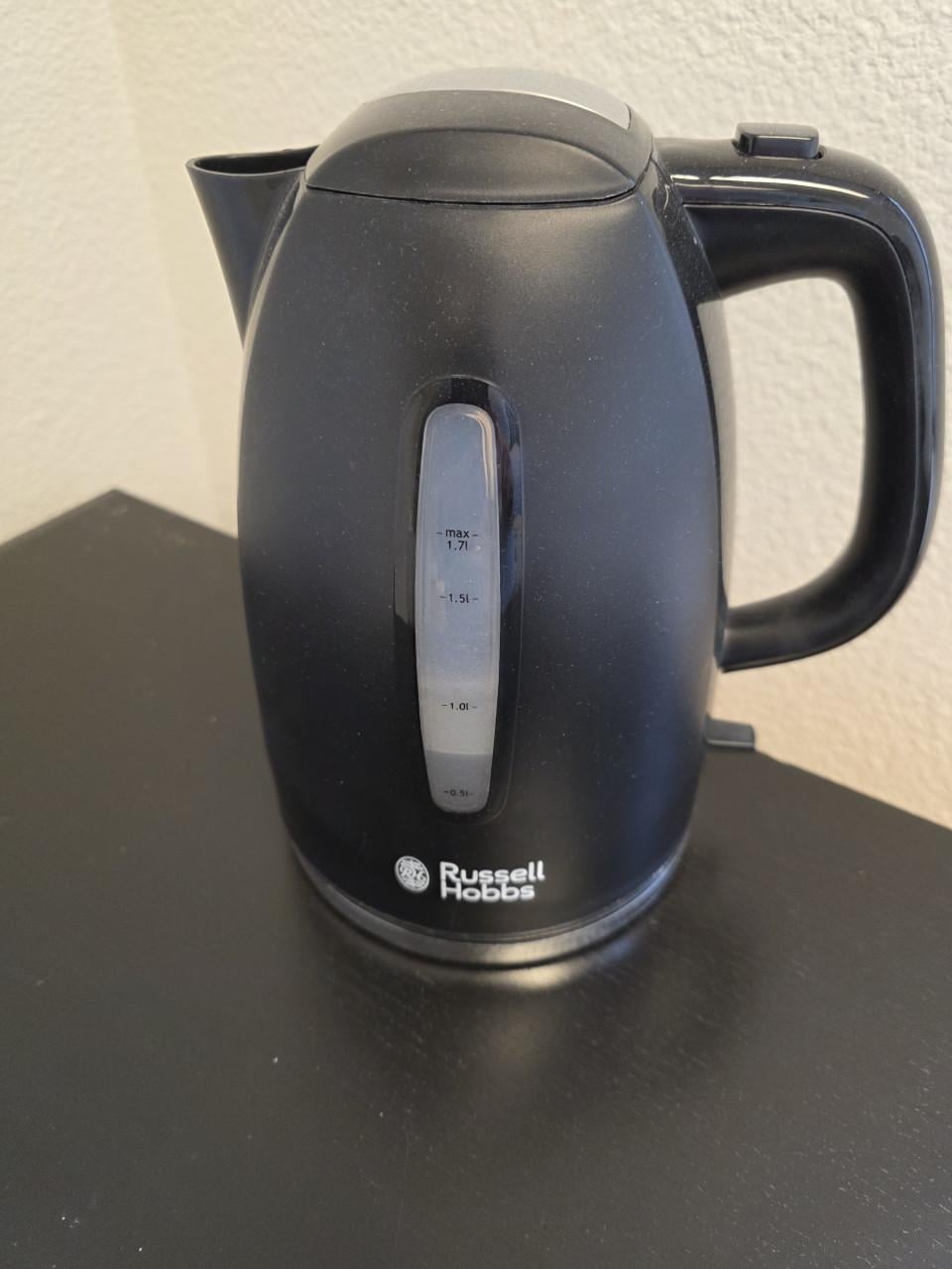 Goedwerkende Waterkoker Russell Hobbs zo goed als nieuw