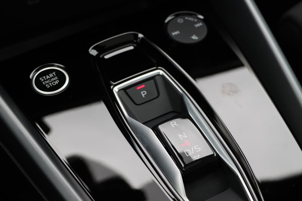 Audi A3 sportback 35 tsi s edition 150pk s-tronic | full options!