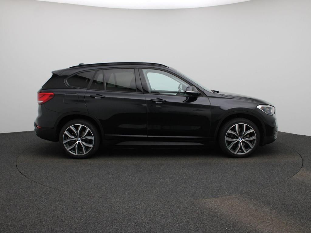 BMW X1 sdrive18i high executive | apple carplay / android auto | stoel- stu