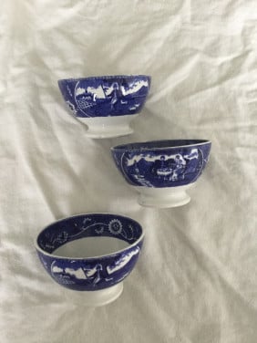 3 Puntgave Societe Ceramique Maestricht  Tea drinker kommen