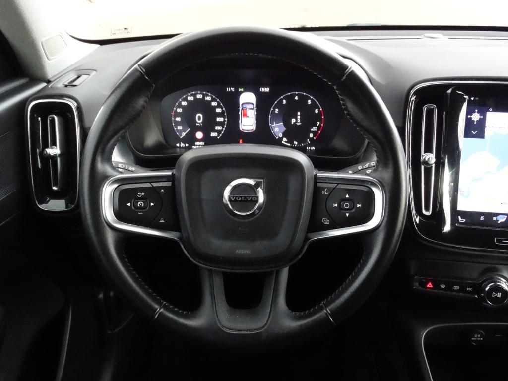 Volvo XC40 2.0 t4 momentum