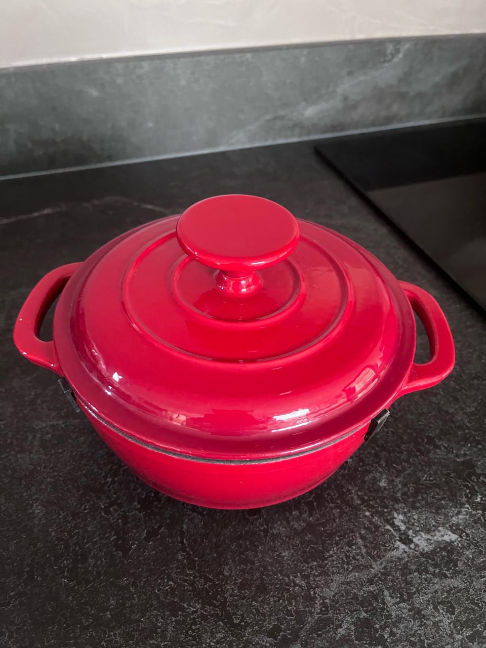 Gietijzeren braadpannen met deksel (2 stuks, 1 grotere en 1 kleinere)