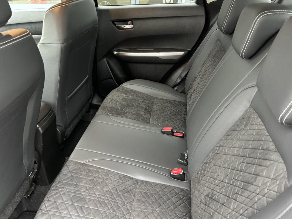 Suzuki Vitara 1.4 boosterjet style smart hybrid