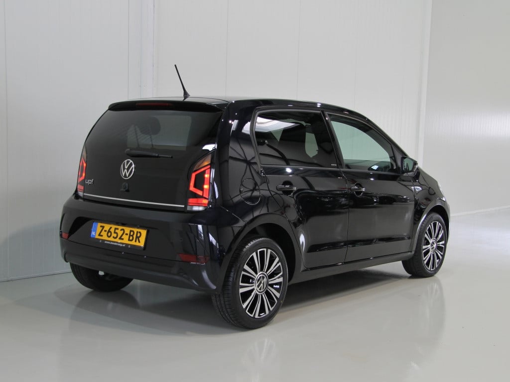 Volkswagen UP! 1.0 65pk 5drs. united | black edition