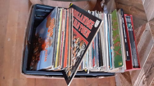 100 x *** SINGELTJES *** 45 toeren + 100 x LP's + CD's 100 x