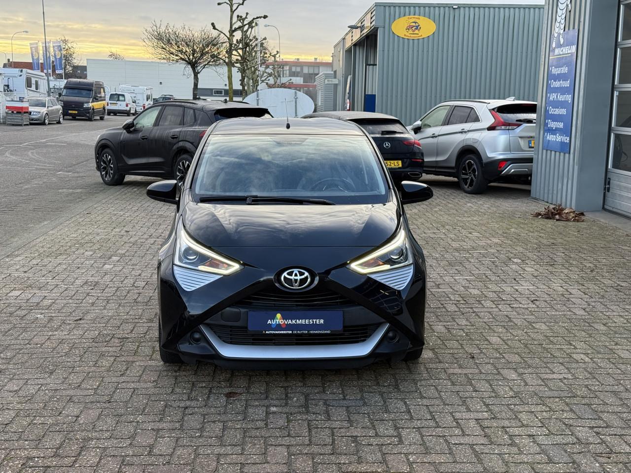 Toyota Aygo - 1.0 VVT-i x-play |Camera|Airco|12 Maanden Bovag Garantie