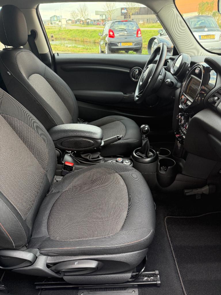 Mini Cooper 1.5 - business
