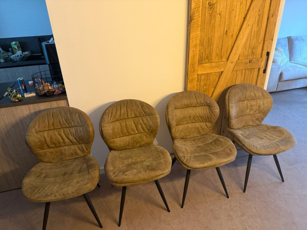 4 Eethoekstoelen, kleur groen