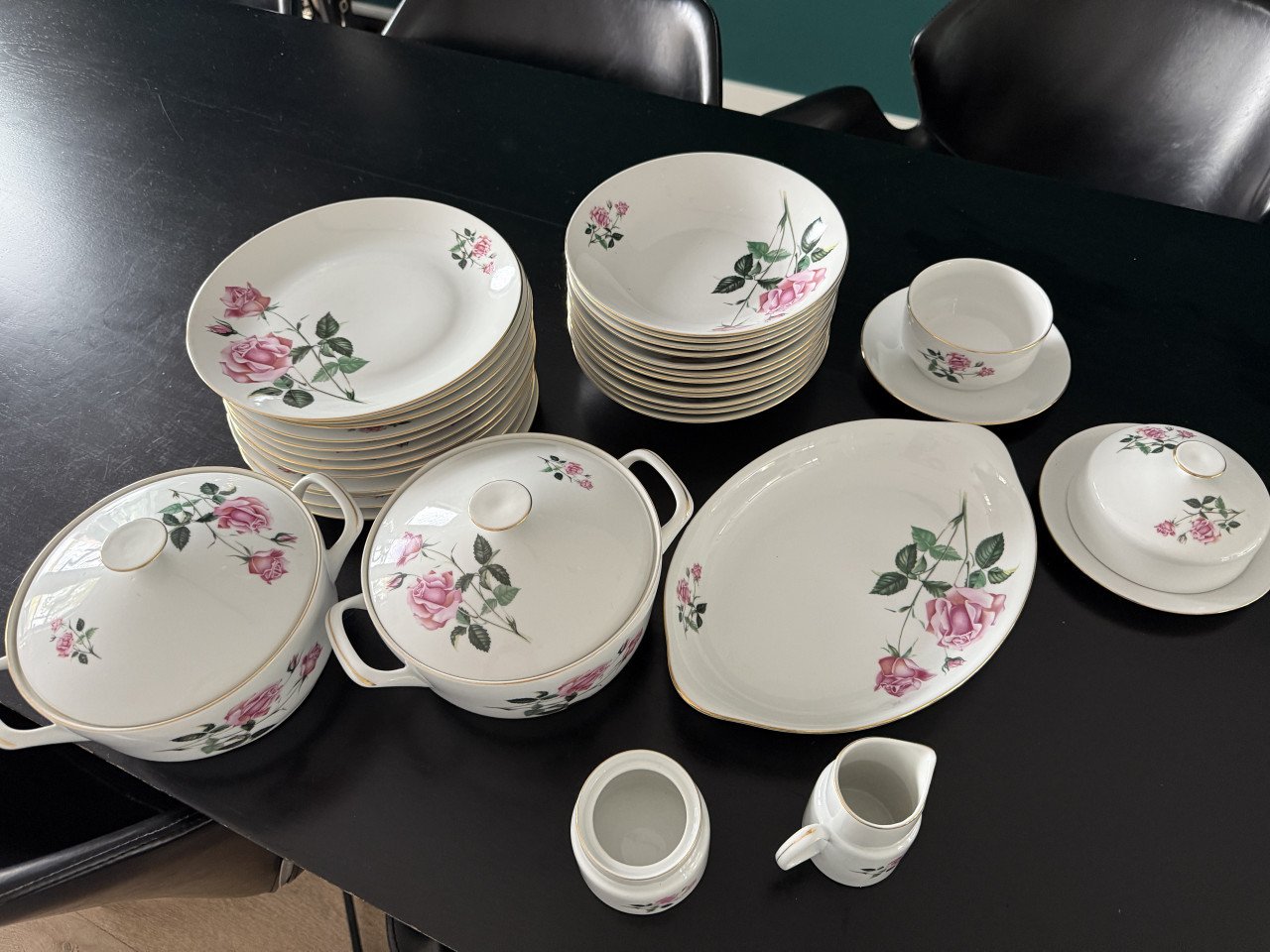12-delig servies gouden rand en roze roosjes epiag D.F. Czecho slovakia