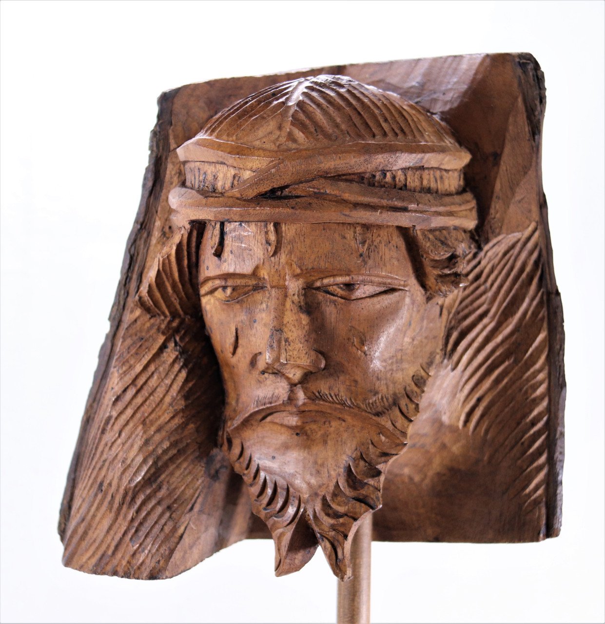 Antiek houten Cristus beeld op standaard