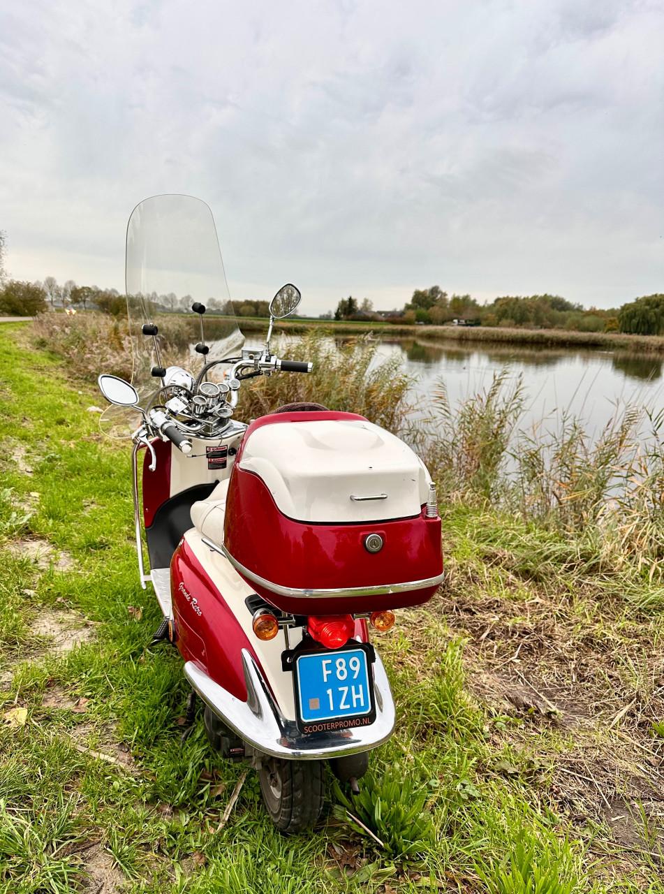 Mooie retro-scooter