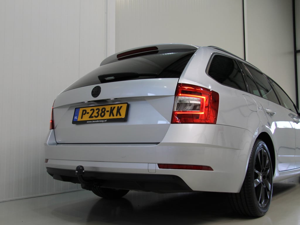 Skoda Octavia combi 1.0 tsi 116pk dsg style sport | kuipstoelen