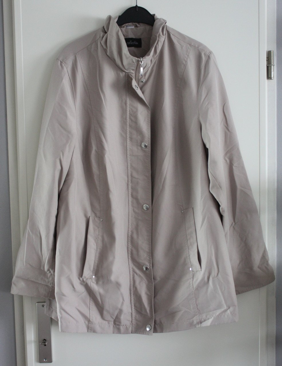 Beige zomerjas  maat 46