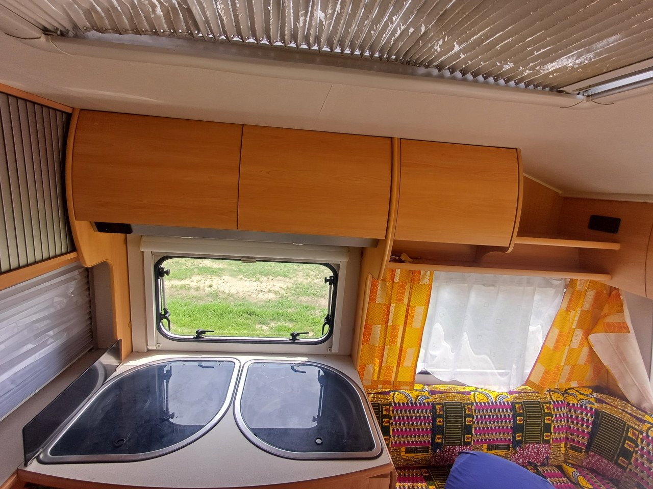 Home caravan met mover