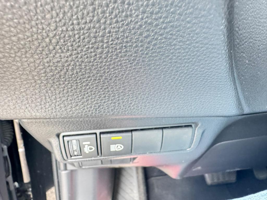 Toyota Corolla Cross hybrid 200 business plus