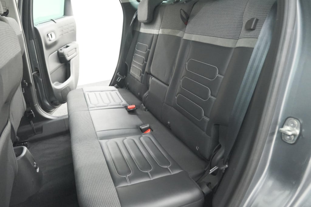 Citroen C3 Aircross puretech 110 eat6 shine | trekhaak | panoramadak | head