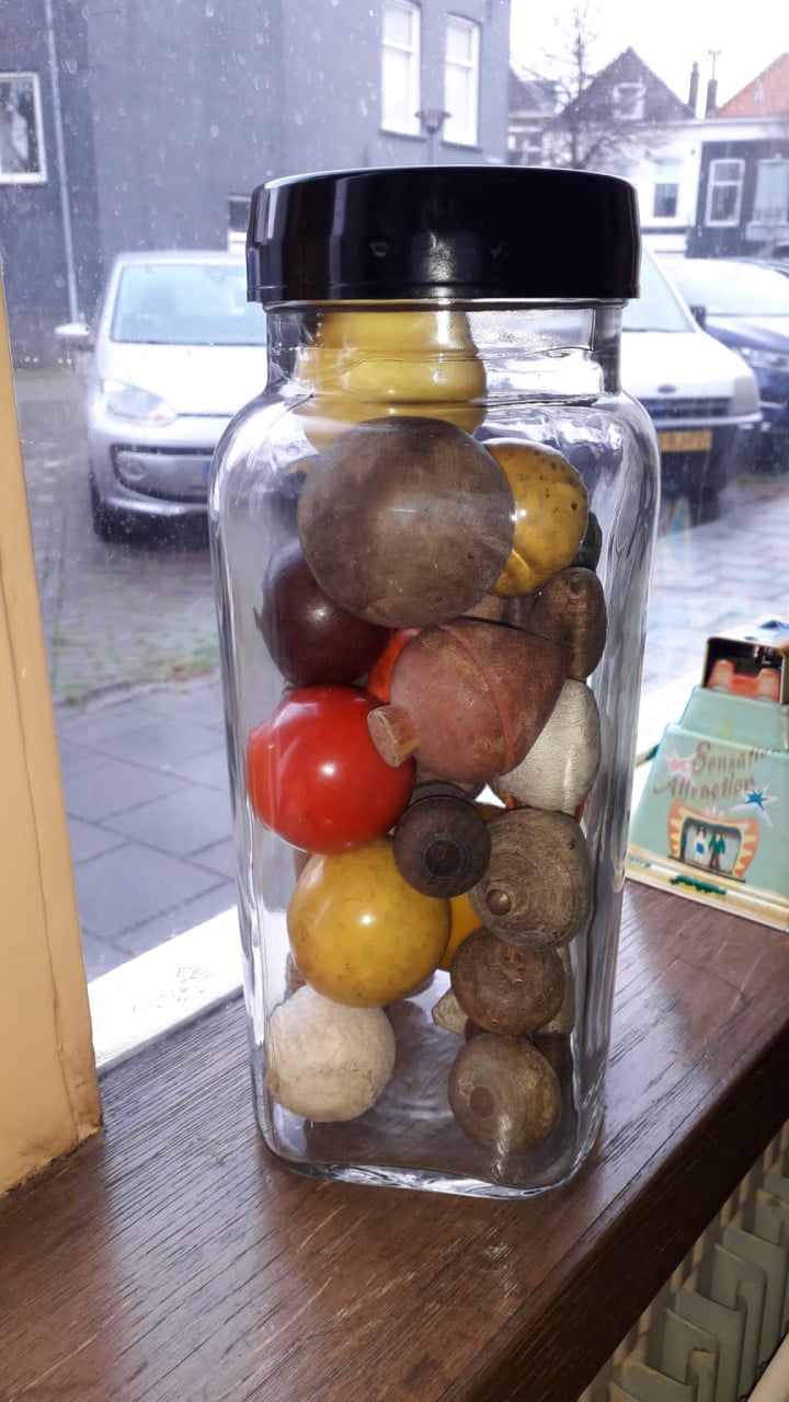Tonnema snoeppot met tollen en ballen