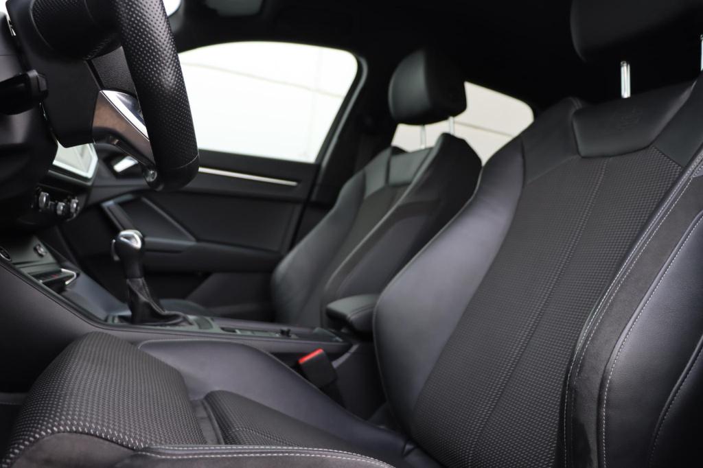 Audi Q3 45 tfsi e s edition 245pk s tronic | soh 90,3% |