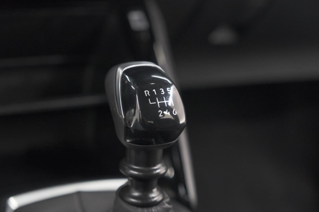 Peugeot 208 puretech 100 active | parkeersensoren | navigatie | apple carpl
