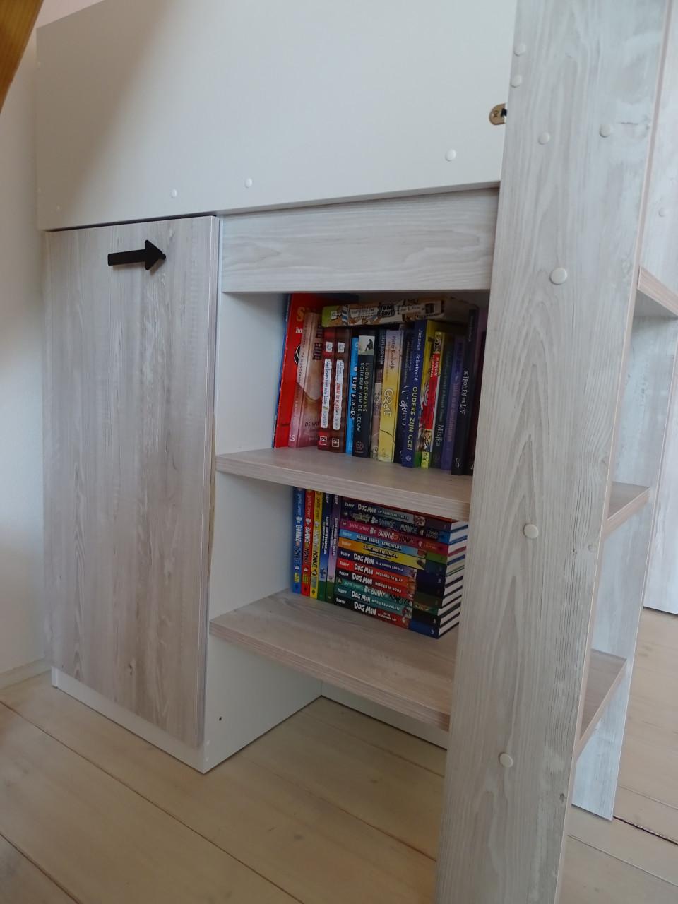 Halfhoogslaper Yolo wit/grijs eiken met bureau & kast, incl. matras