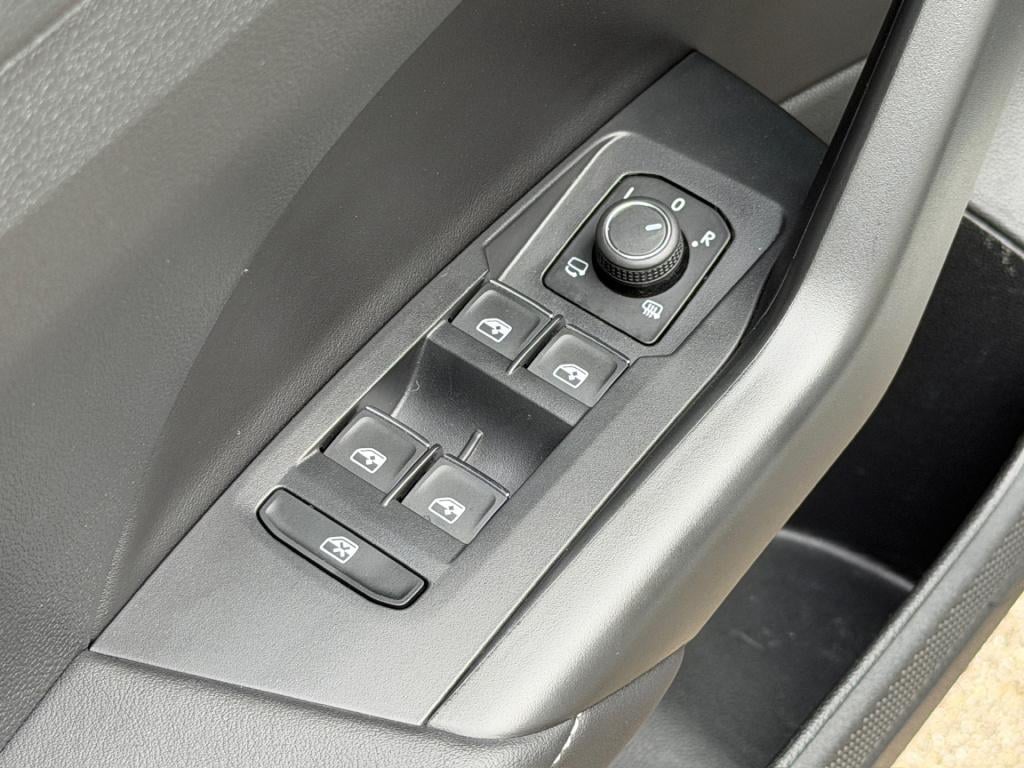 Volkswagen T-cross 1.5 tsi 150pk dsg | navigatie | camera | carplay | incl.