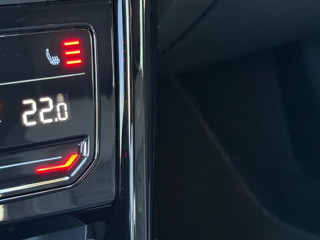 Volkswagen T-roc 1.5 tsi 150pk dsg r-line | camera | keyless | elek. achter