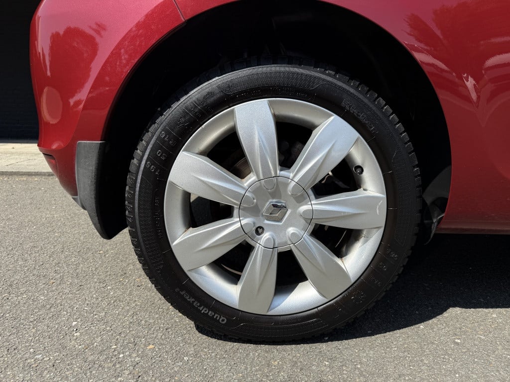 Renault Clio 1.2 tce 20 jaren editie // goed uitgerust // nette staat //
